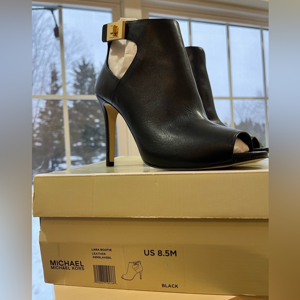 Michael Kors, Lara Bootie, Leather, Black, US 8.5